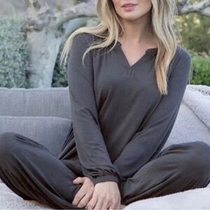 Barefoot Dreams Namaste Lounge Top Black Long Sleeve Pullover S split neck